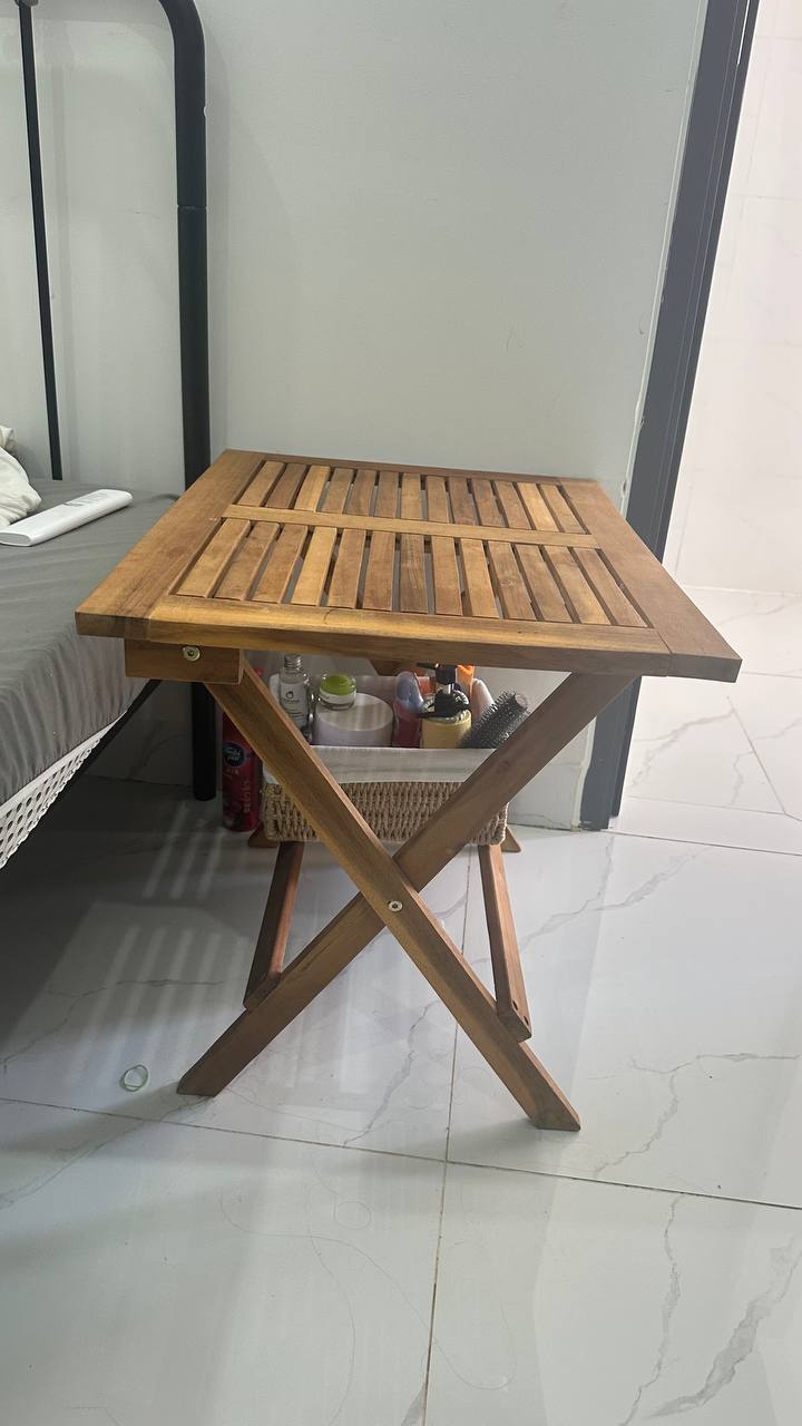 Фото 2: Продаётся столик размером 45×50 см