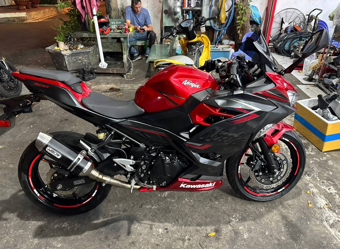 Фото 2: Продаю Kawasaki Ninja 400 2018 года в отличном состоянии, пробег 14 000 км.