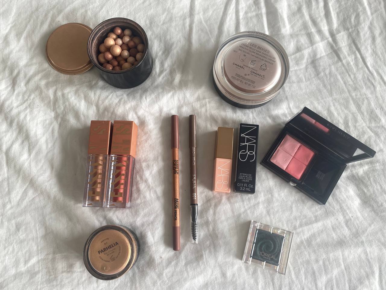 Фото 2: Продаются косметика и парфюмерия: метеориты Guerlain, бронзер Chanel…