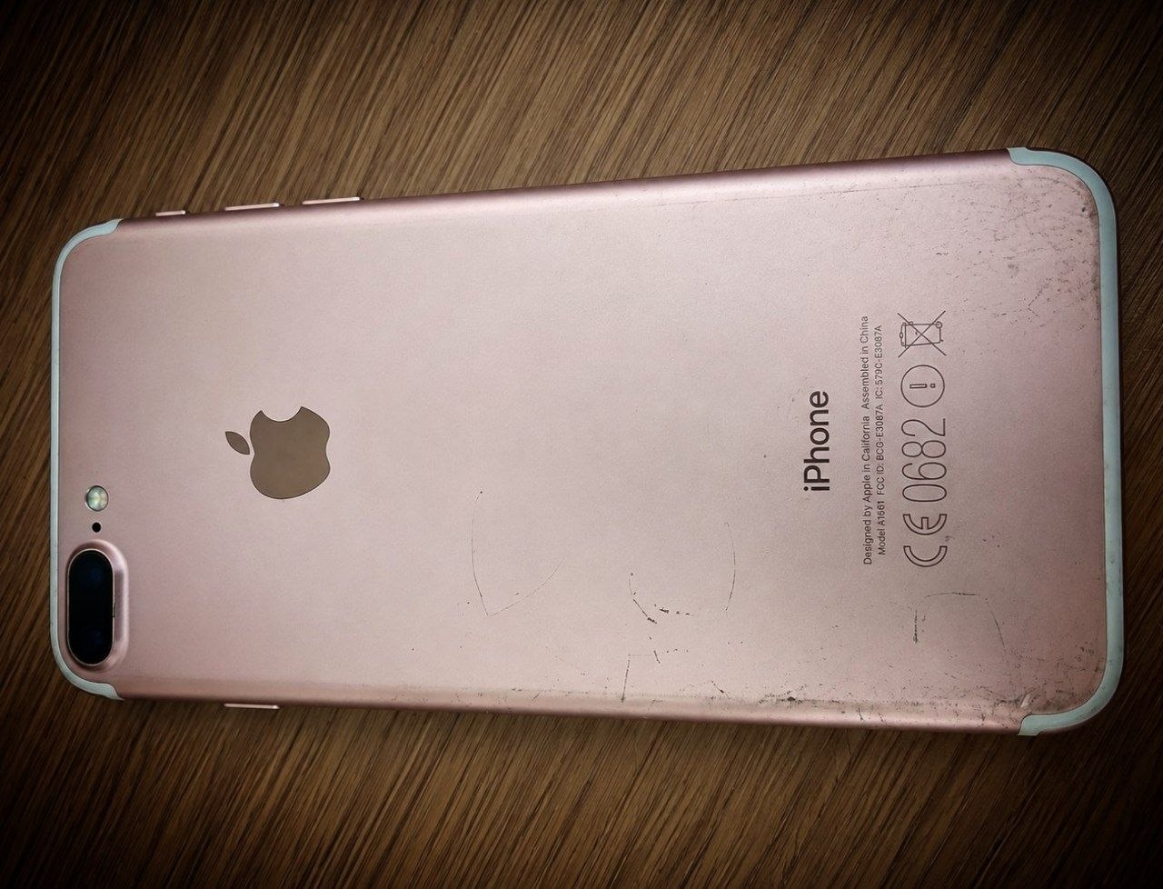 iPhone 7 Plus в рабочем состоянии, iOS 15