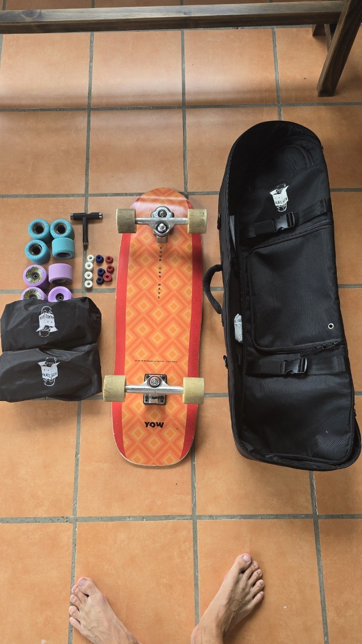 Продаётся SurfSkate YOW Snapper 32.5" в полном комплекте за 200 долларов.