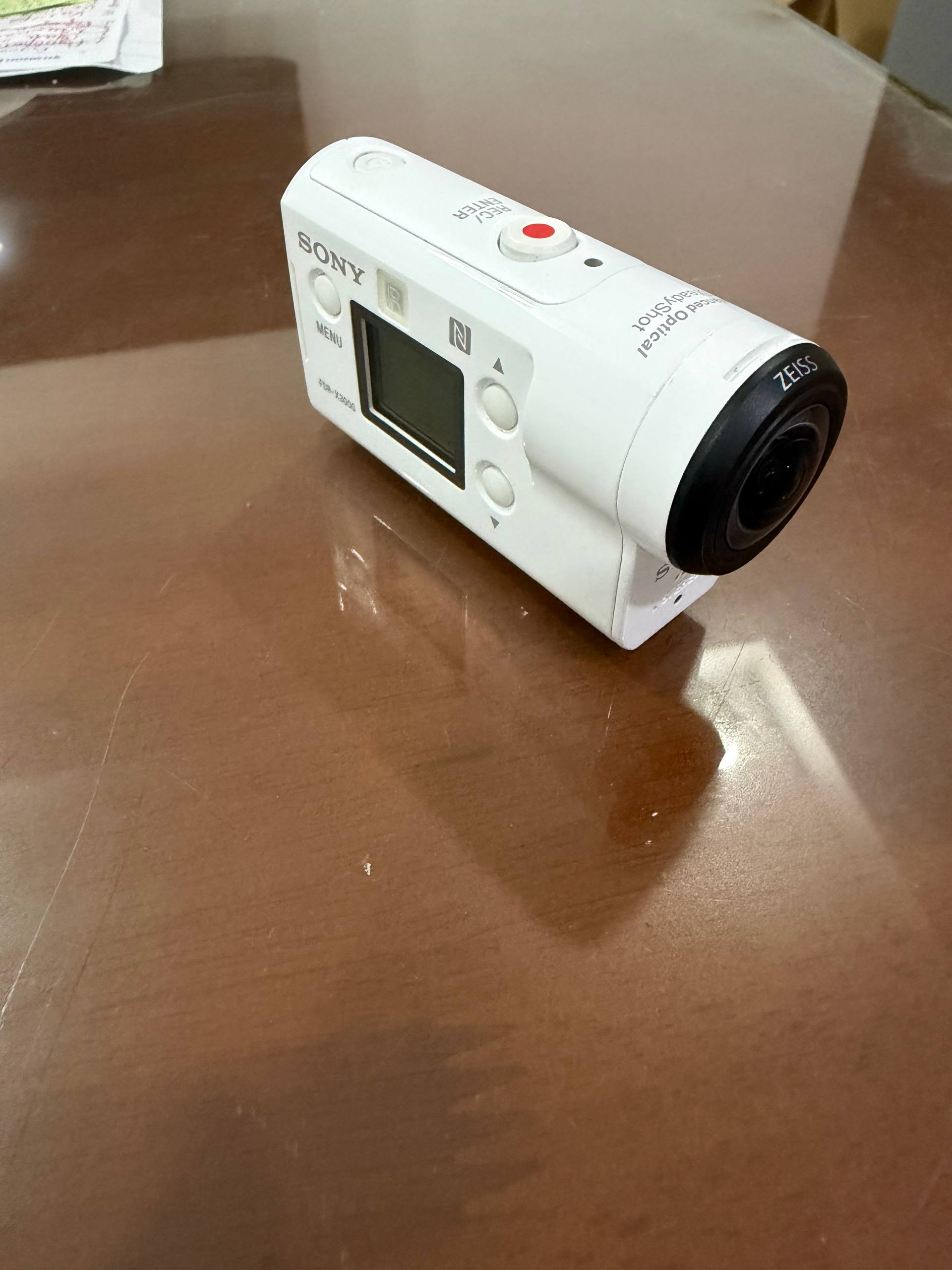 Продаю экшн-камеру Sony FDR-X3000 в комплекте с картой памяти 128 ГБ…