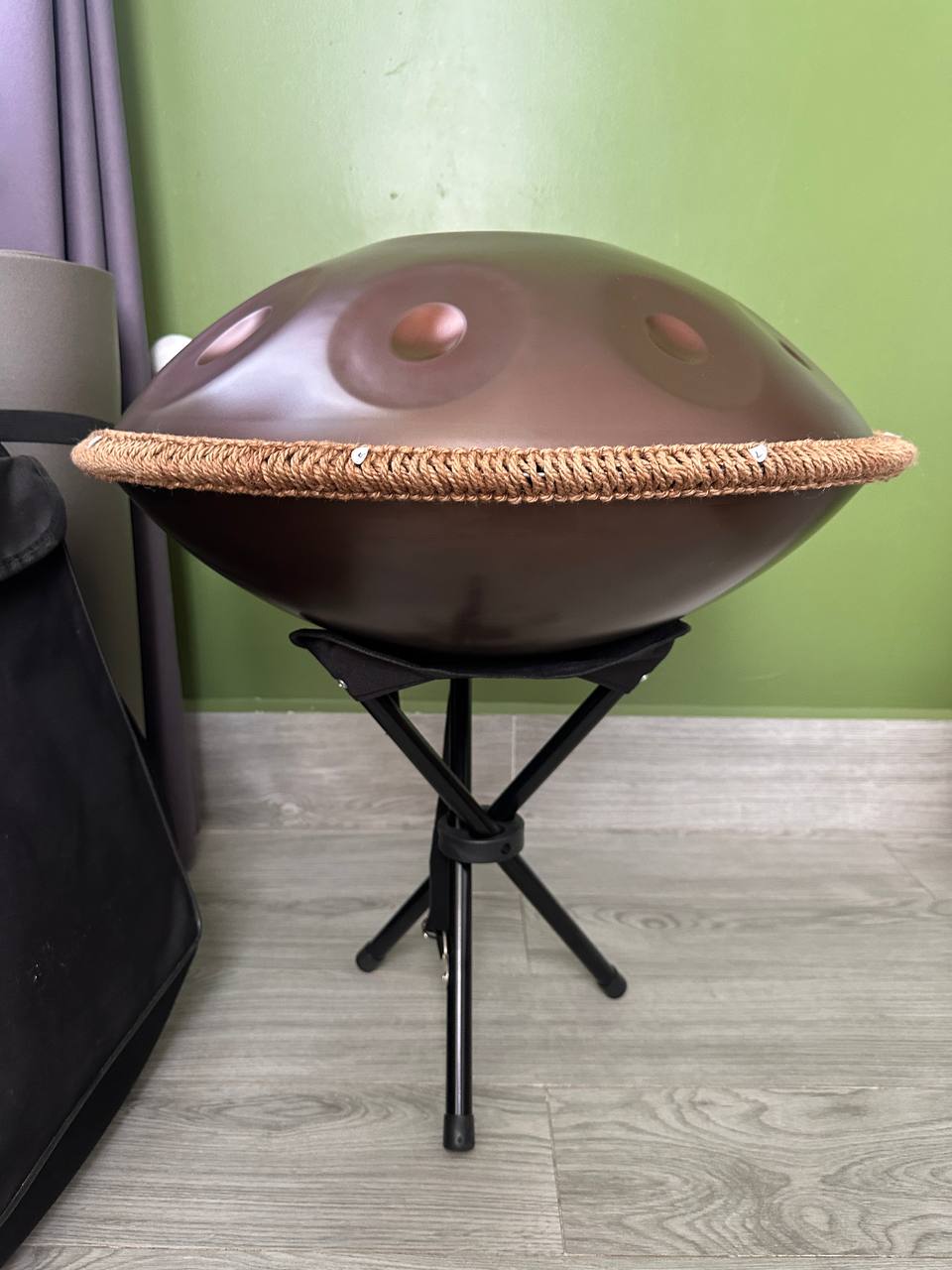 Фото 2: Продаётся хэндпан Anahata Handpan D KURD 10 Signature от основателя Anahata Handpan…