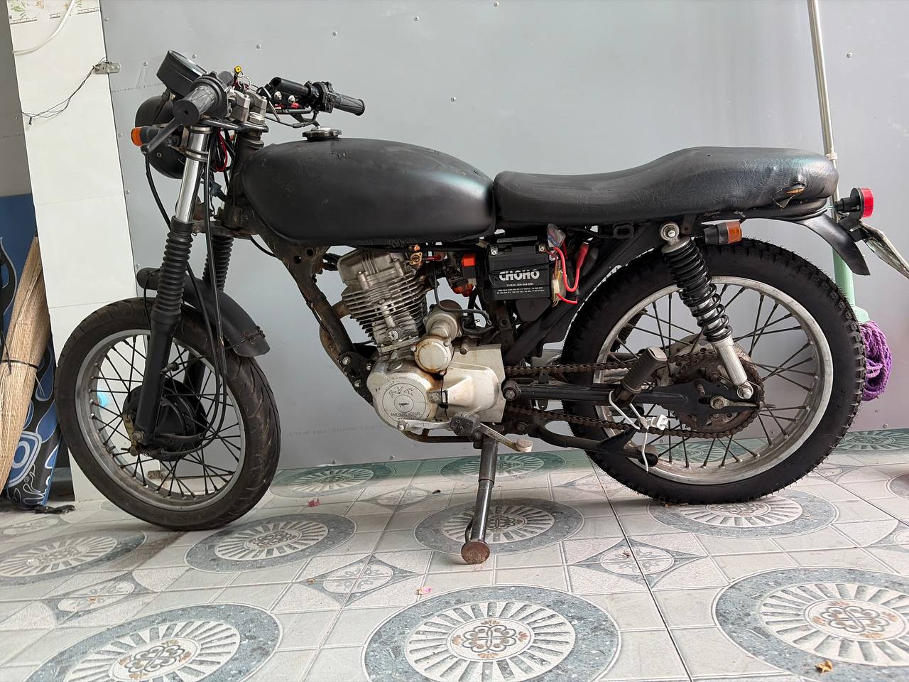 Фото 2: Мотоцикл Sym Wolf 125 на ходу, заводится с кнопки, 5-ступенчатая механика.