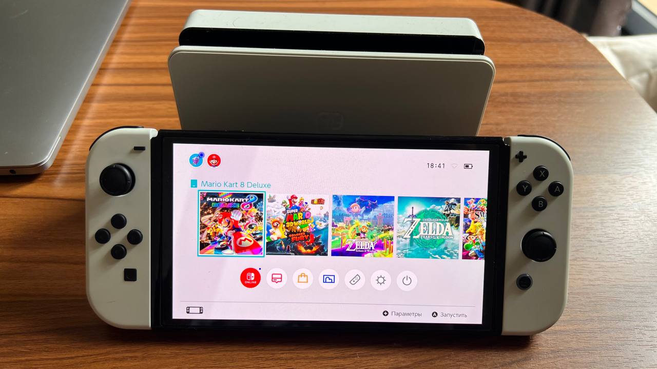 Nintendo Switch OLED в почти идеальном состоянии, полный комплект, защ