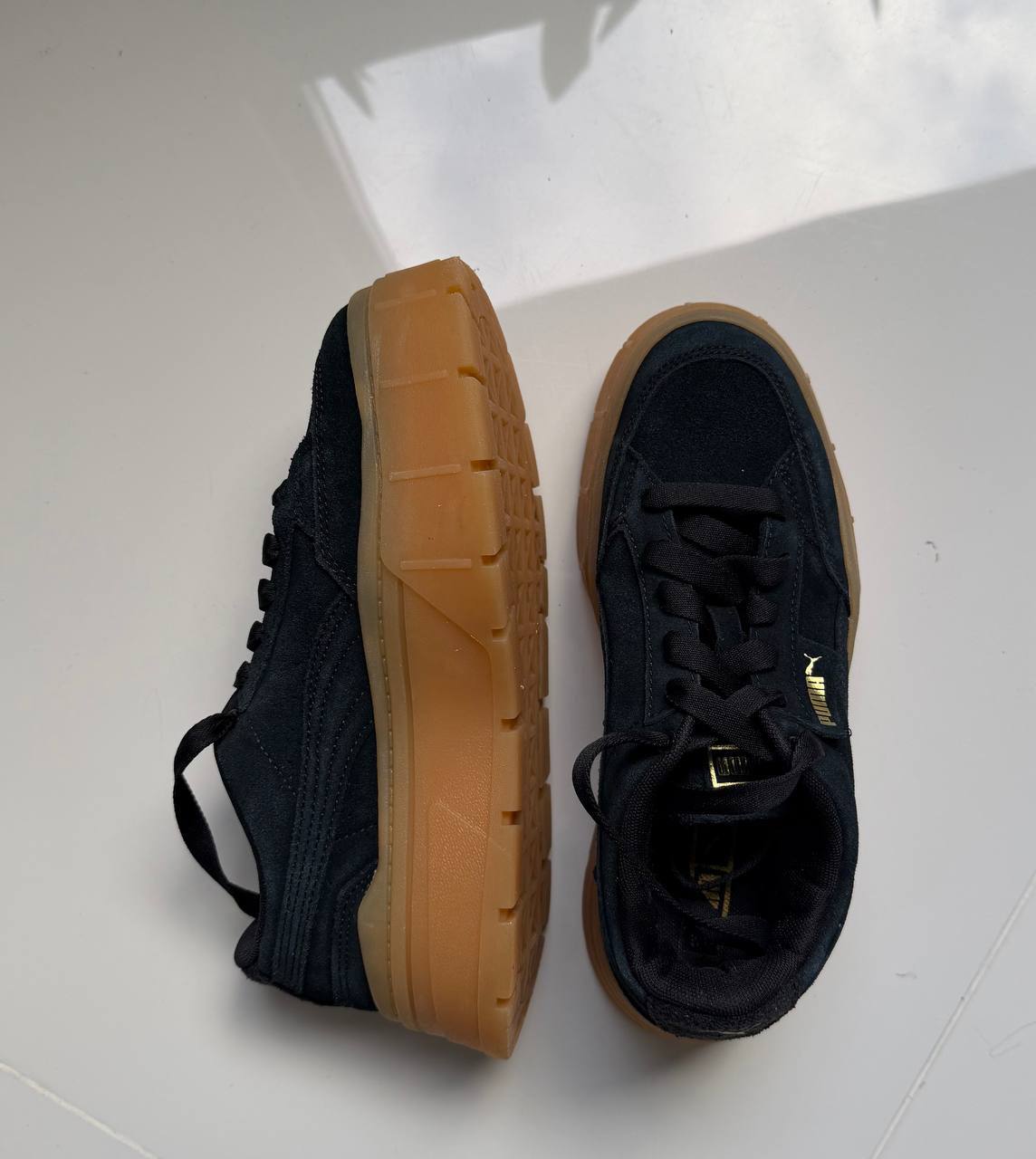 Продаю оригинальные кеды Puma (размер 38, с чеком), солнечные очки Prada (с чеком и…