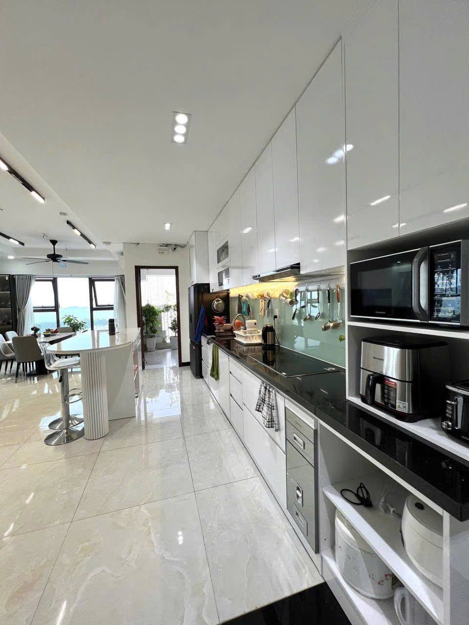 Сдаётся редкая квартира с 3 спальнями, 160 м² в ЖК Oceanus (OC3), север Нячанга.