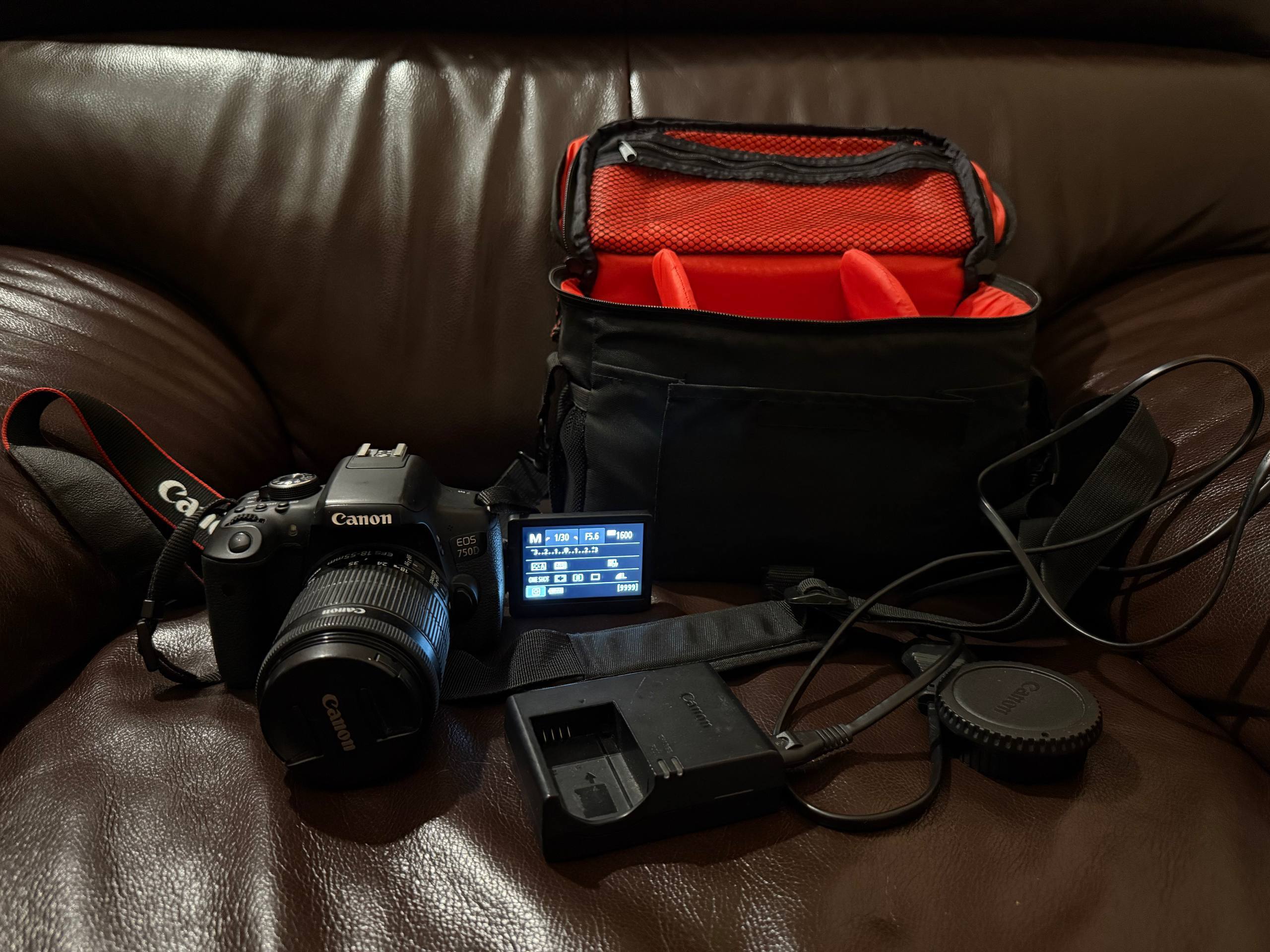 Продаётся фотоаппарат Canon EOS 750D с объективом 18-55 мм в отличном…