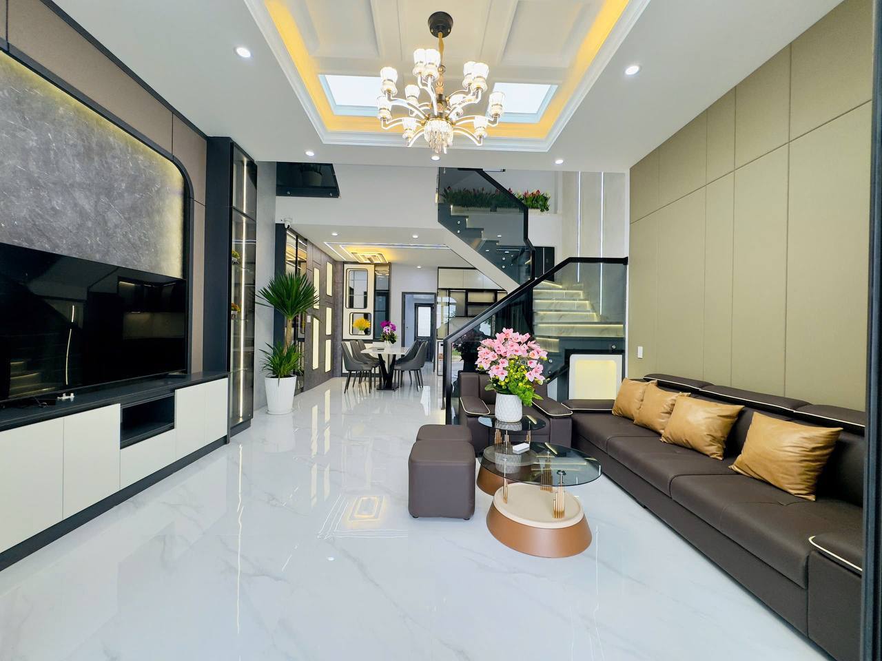 Пересдаётся 4-этажный дом в районе Hoa Minh, Lien Chieu, Дананг…