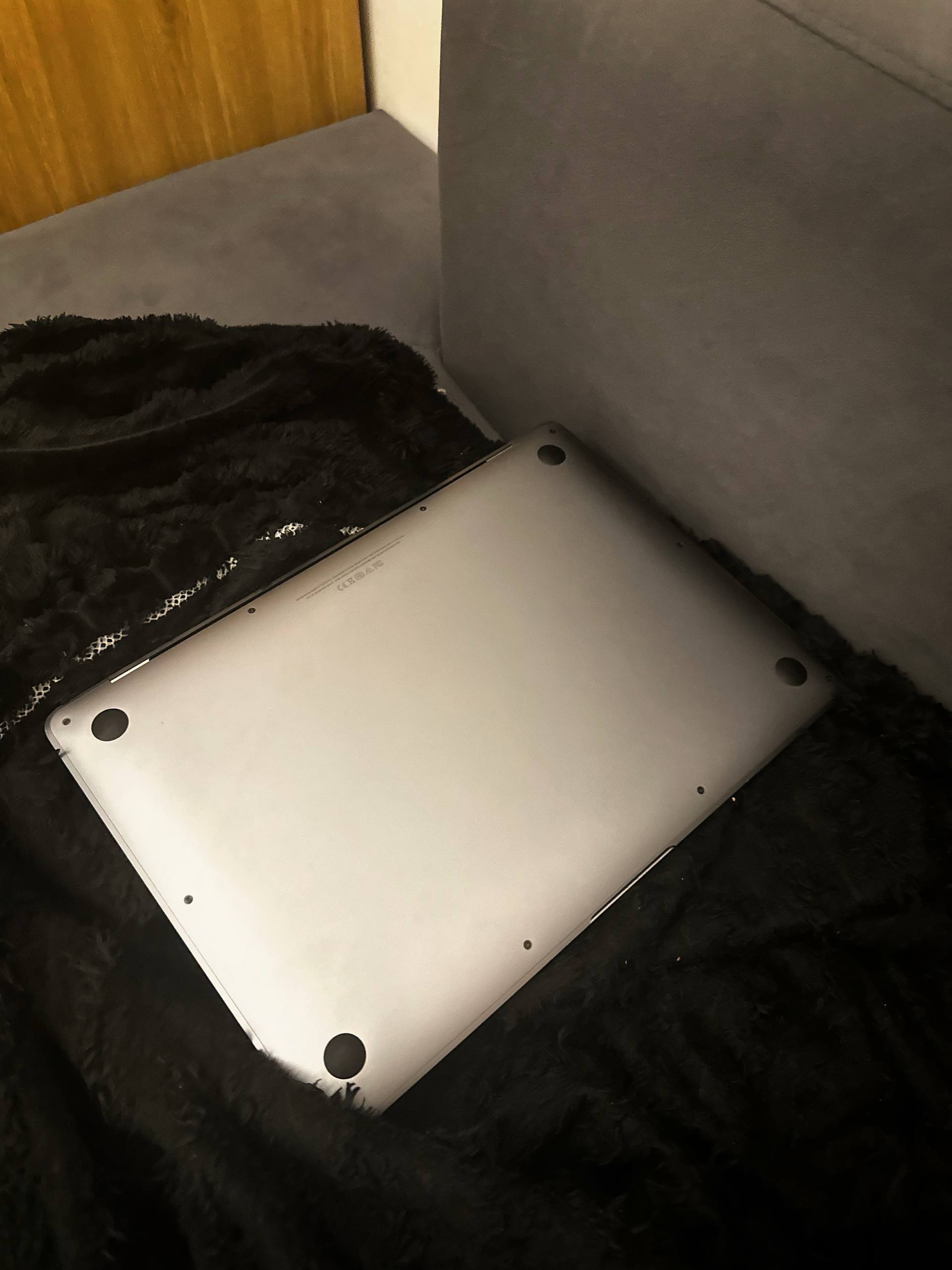 Фото 2: Продаётся MacBook Air 2019 с 13,3-дюймовым Retina-дисплеем, 8 ГБ оперативной памяти…