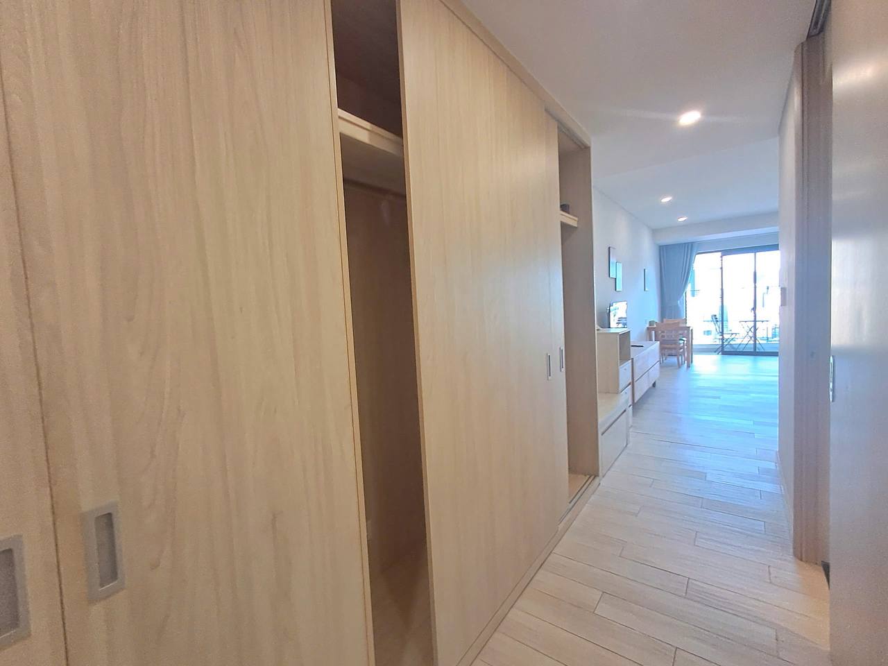 Фото 2: Сдаётся студия в ЖК Gold Coast в центре Нячанга, район Lộc Thọ, в 2 минутах от моря.