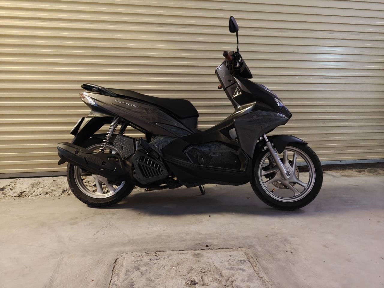 Фото 2: Продаётся Honda AirBlade 125, полностью обслуженный городской скутер
