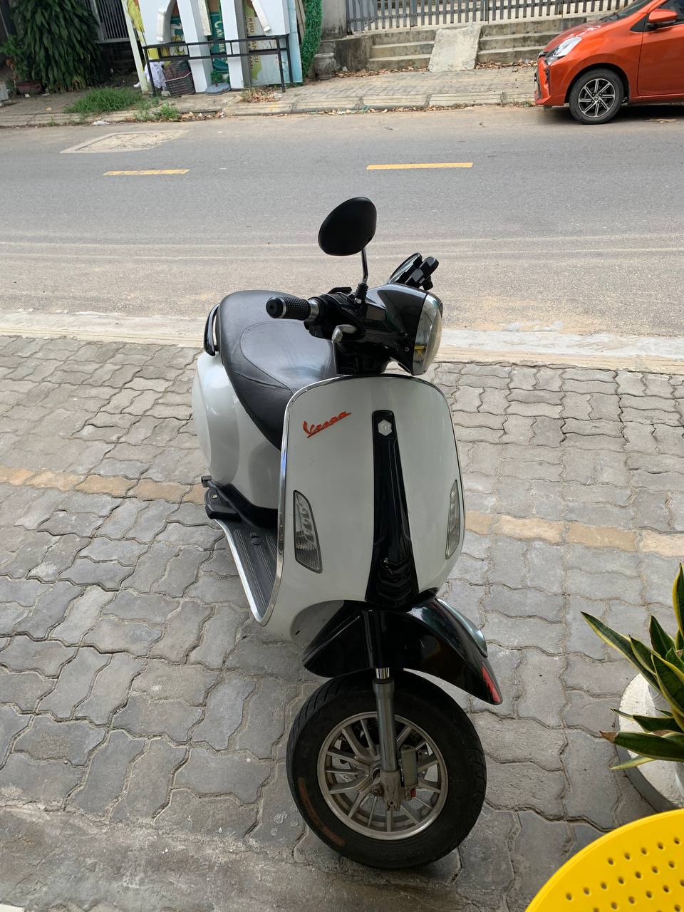 Продаётся электроскутер Vespa в отличном состоянии, всё работает