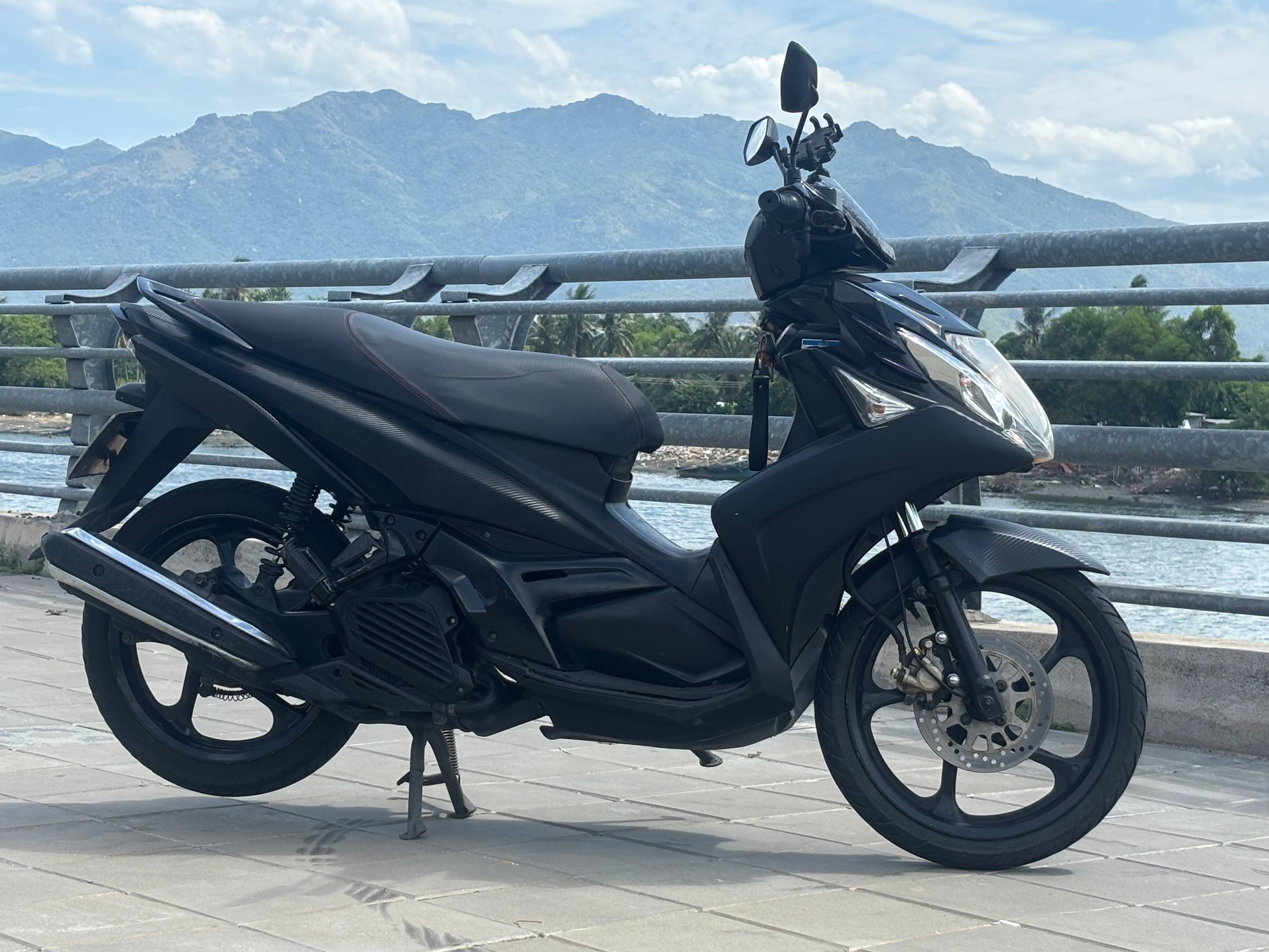 Продаётся Yamaha Nouvo 5 2013 года за 8 000 000 вьетнамских донгов