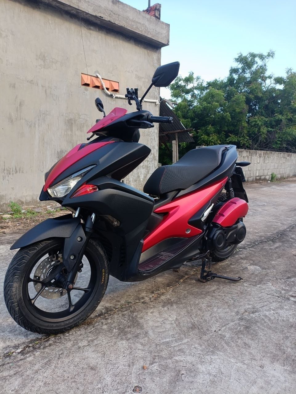 Продаётся Yamaha NVX 155 с ключом Smart Key, 2017 год, пробег 46 000 км.