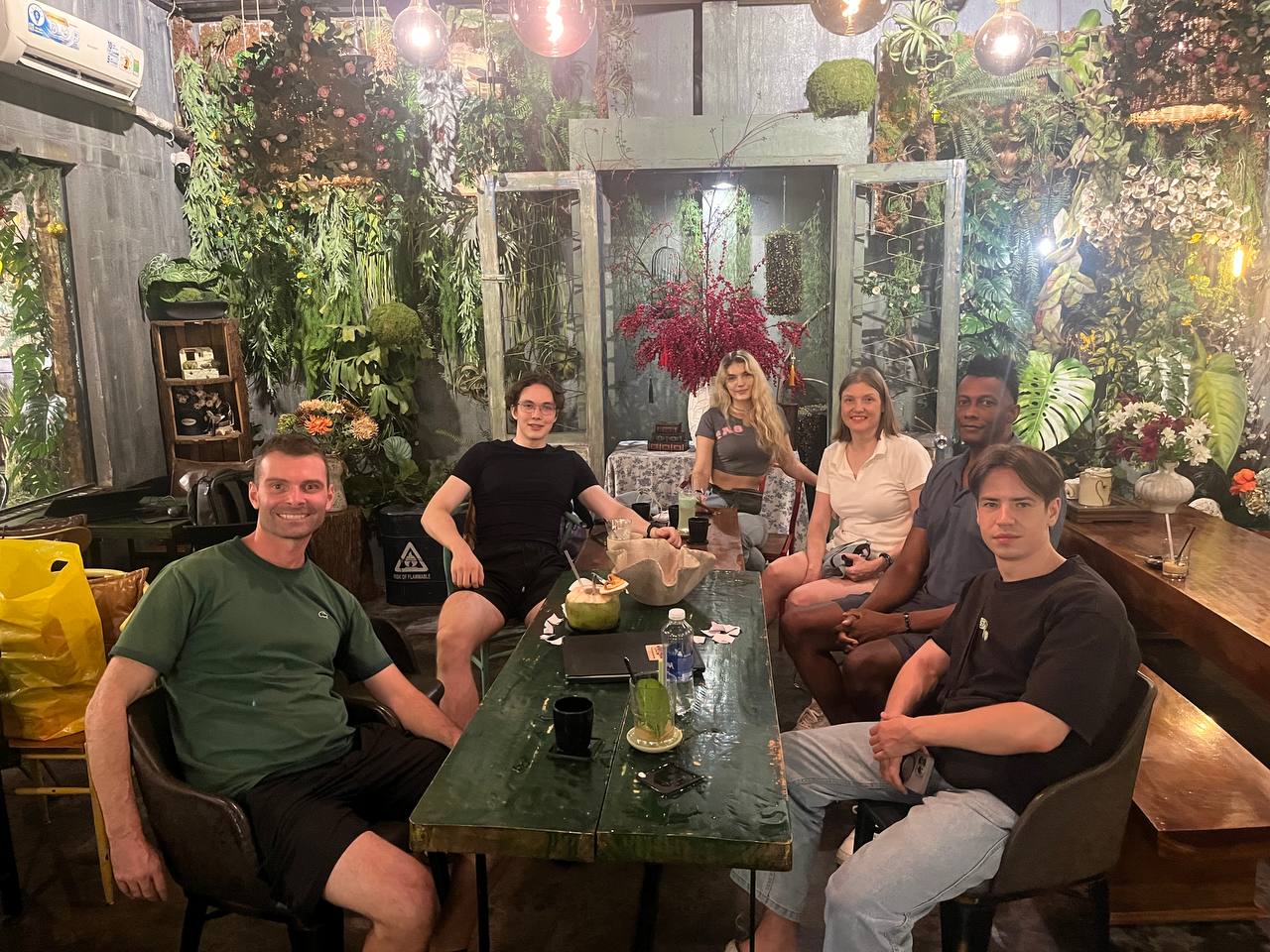 Английский разговорный клуб GameTalk собирается в среду в Jungle Coffee.