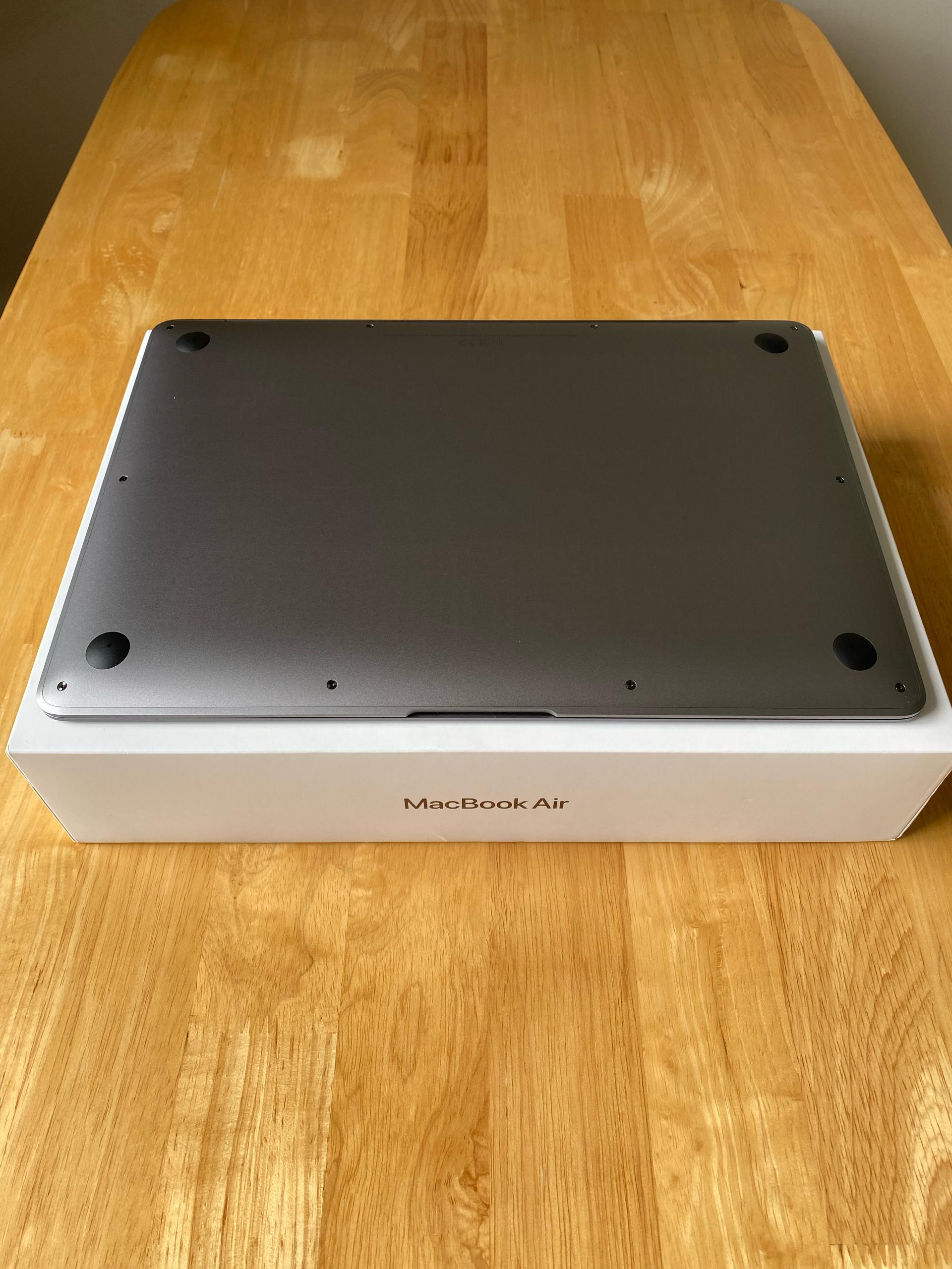 Фото 2: Продаётся MacBook Air 13″ M1 в отличном состоянии: 8 GB RAM, 1 TB…
