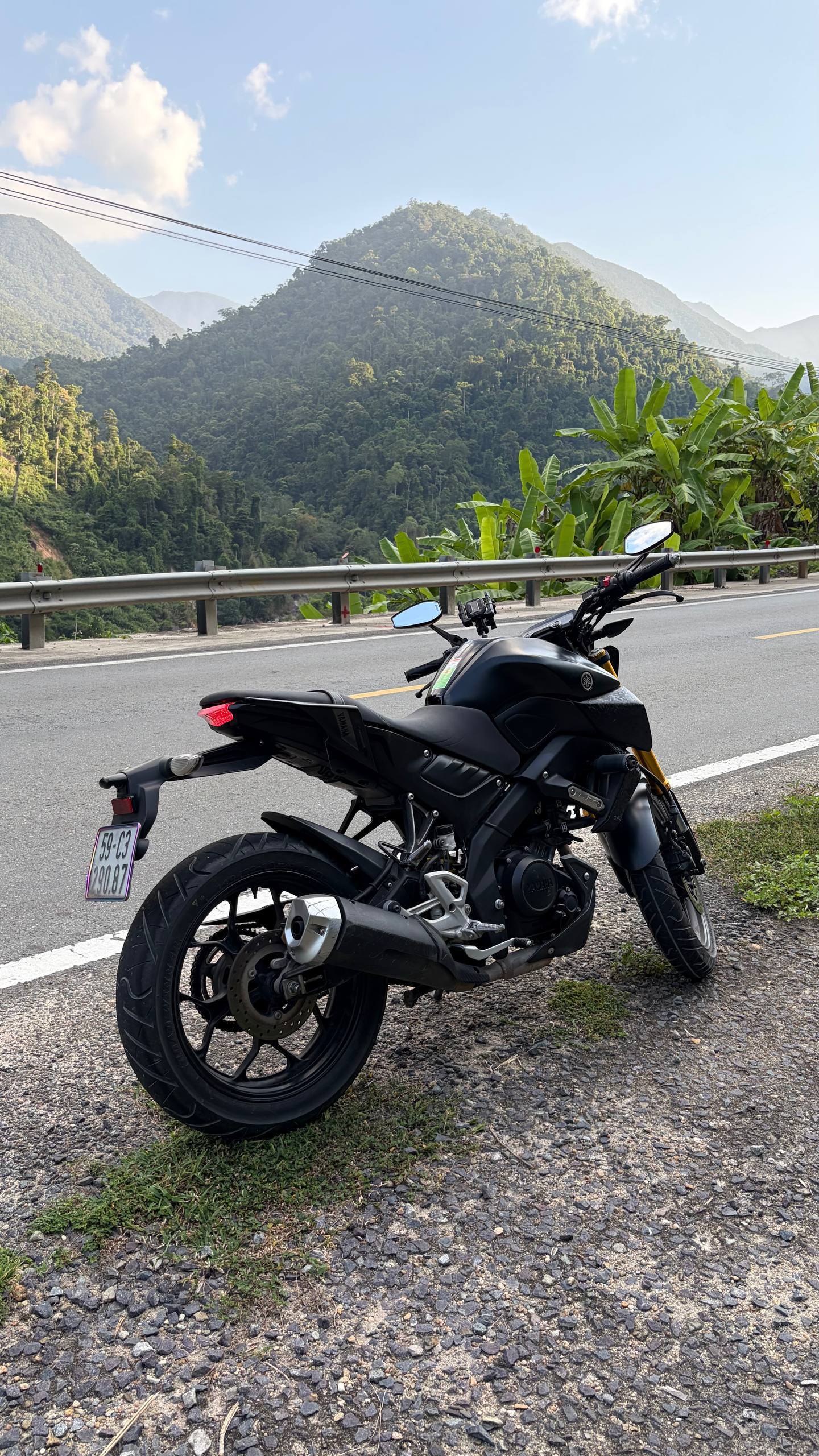 Продаётся мотоцикл Yamaha MT-15 2022 года выпуска, пробег 19600 км, обслуженный.