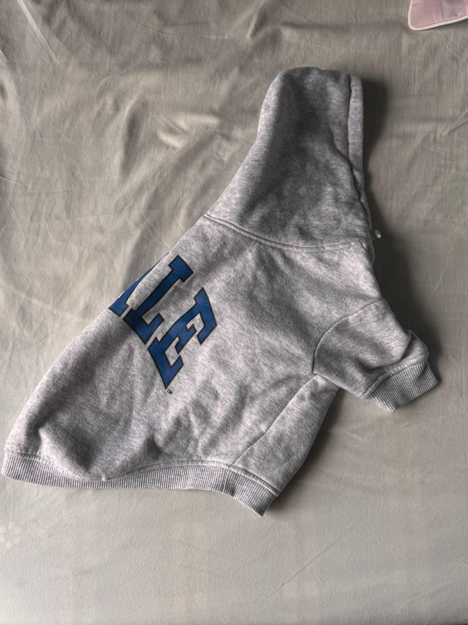 Фото 2: Продаётся худи для собак с капюшоном от H&M