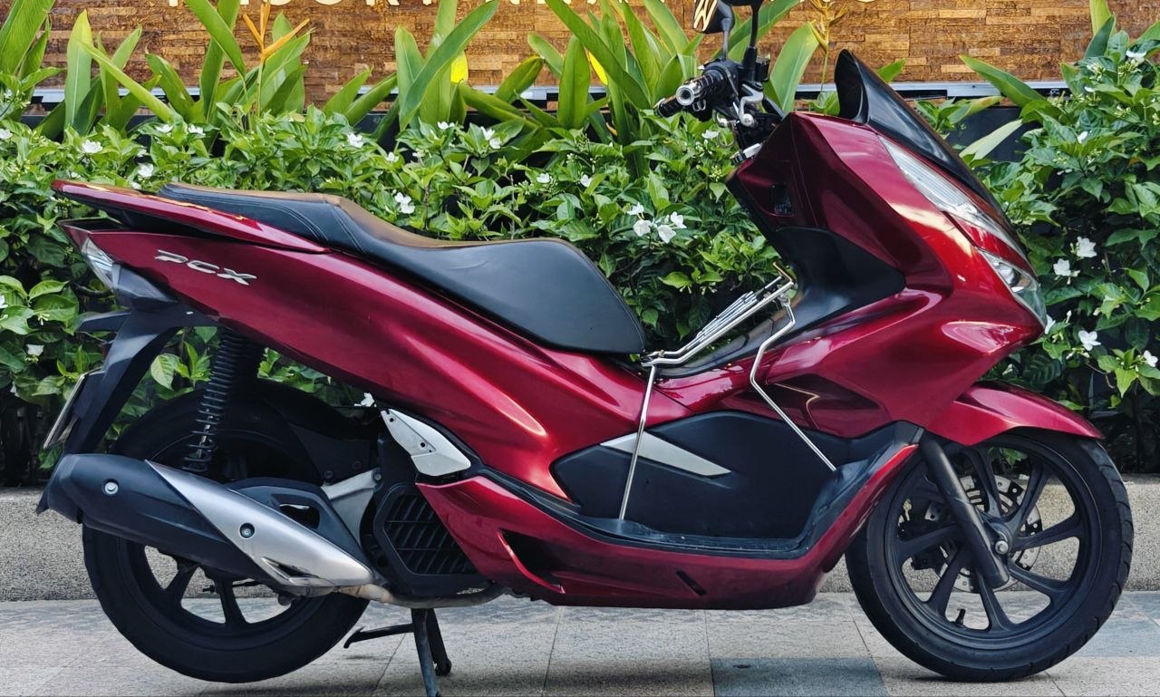 Фото 2: Продаётся Honda PCX 125 2022 года, третье поколение