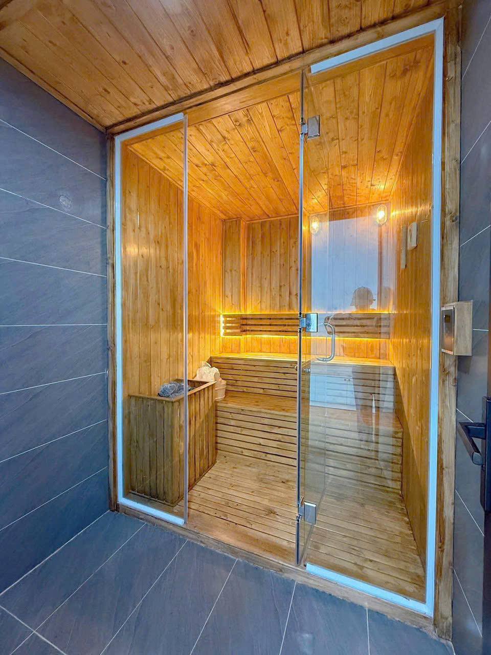 Дом 3 этажа, 4 спальни, 4 ванные комнаты, площадь 75 м²