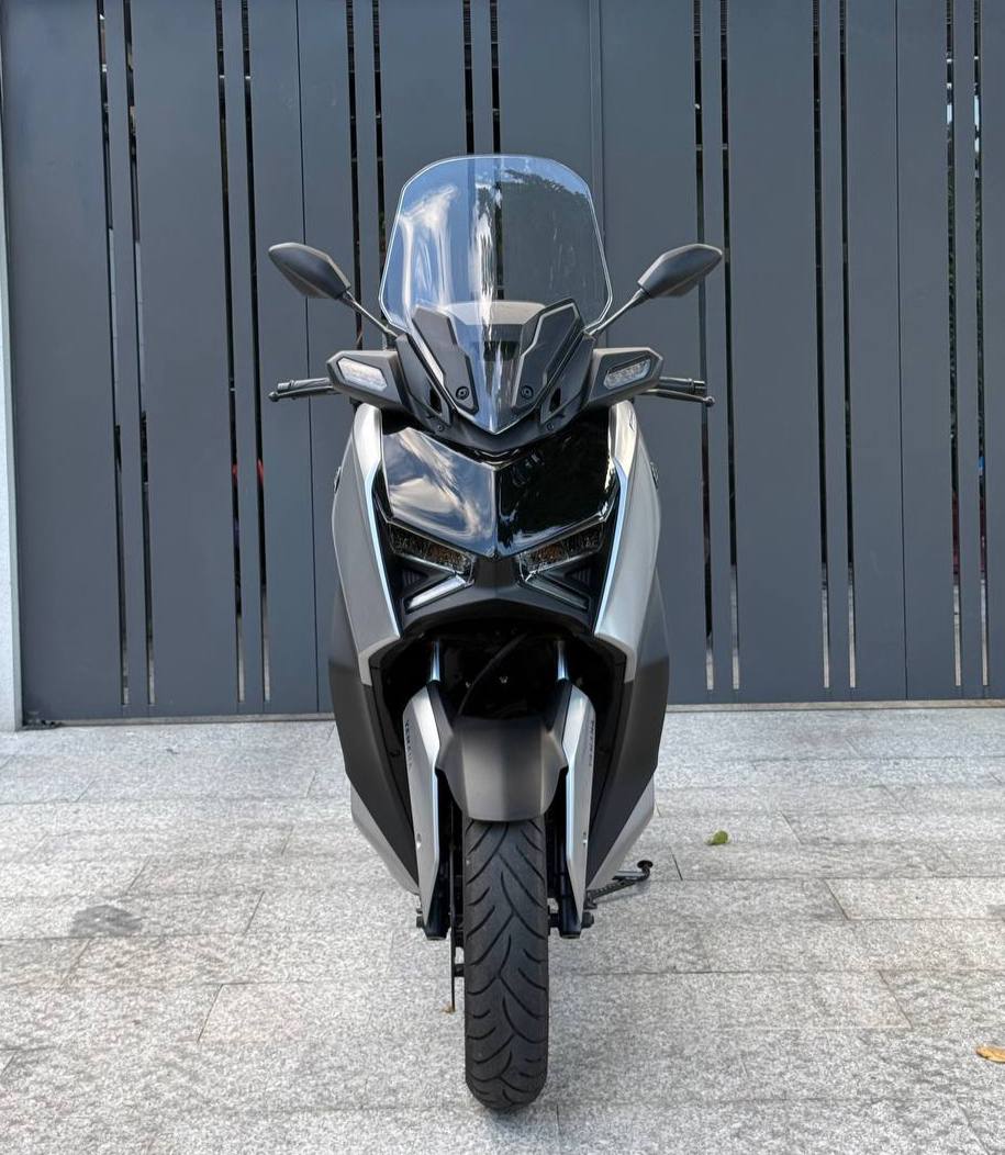 Фото 2: Сдаётся в аренду новый мощный скутер Yamaha Xmax300 в Нячанге