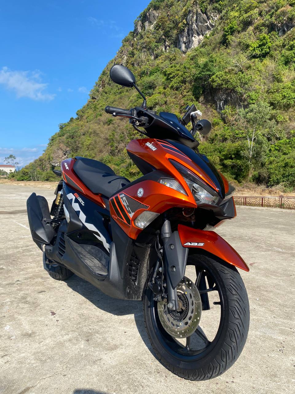 Фото 2: Сдаётся в аренду Yamaha NVX 155 (2019) со смарт-ключом и двумя шлемами.