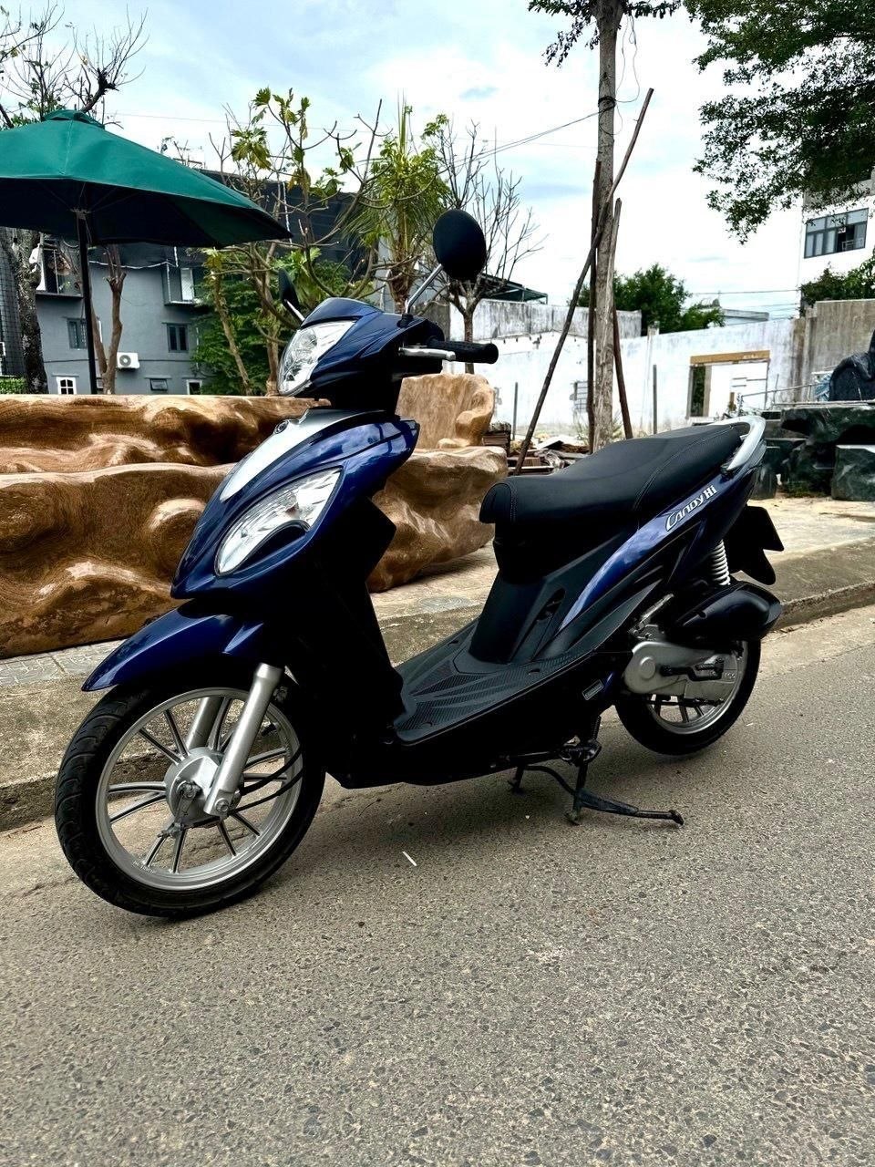 Сдаётся в аренду скутер Kymco Candy Hi 50cc 2017 года в Дананге и Хойяне.