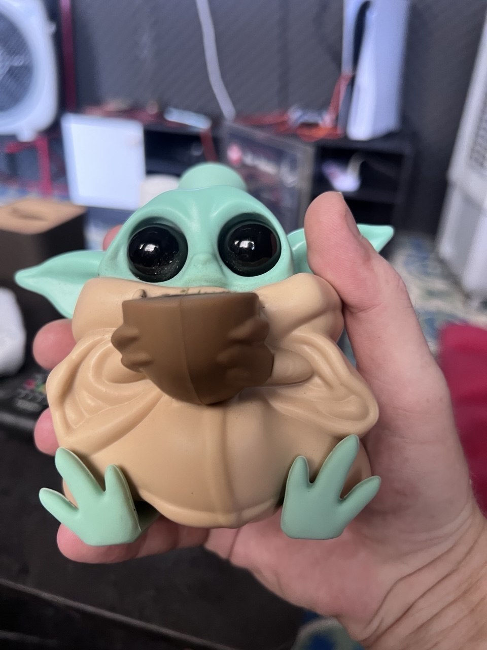 Продаётся бонг «Yoda 420» за 200 000 вьетнамских донгов