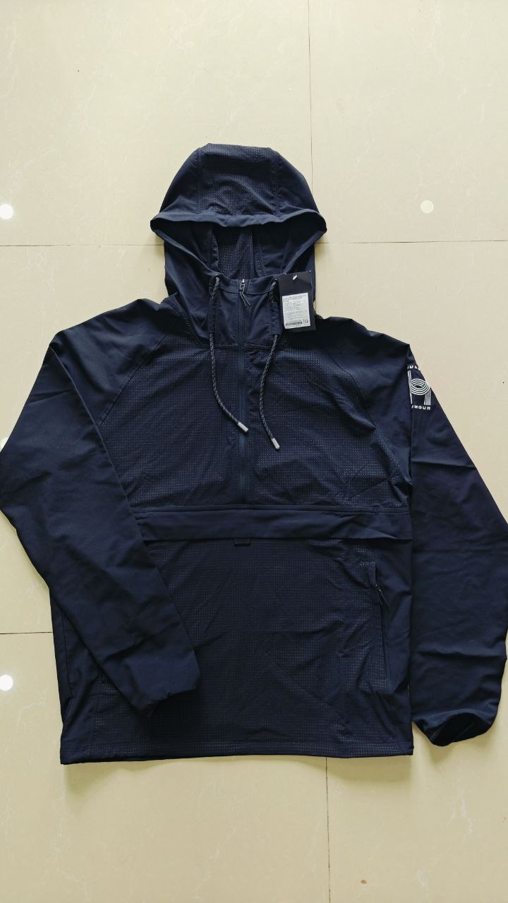 Продаю новую одежду и вещи со скидкой: куртки-ветровки Under Armour (размеры L и M) по…