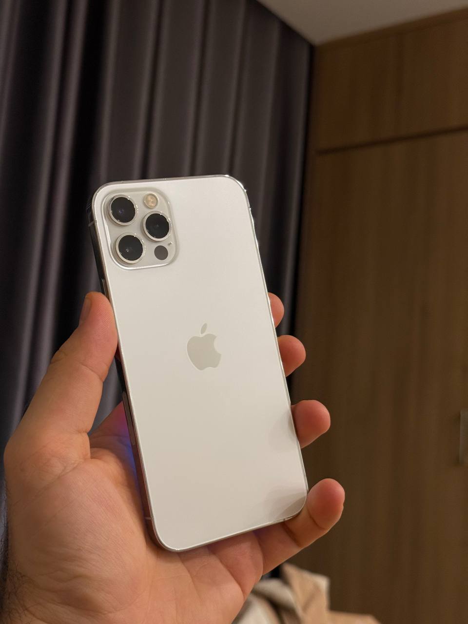Фото 2: Продаётся iPhone 12 Pro в отличном состоянии, всё работает, объём памяти 256 ГБ.