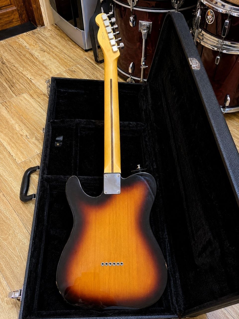 Фото 2: Продаю два музыкальных инструмента: Fender Telecaster 2016 года (сделано в Мексике) с…