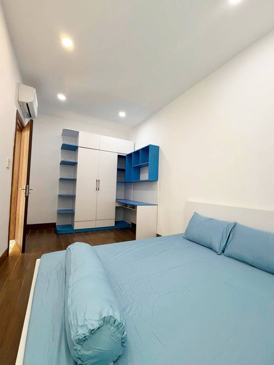 Дом 3 этажа, 3 спальни, 4 санузла, площадь 56 м², расположен на Trung…
