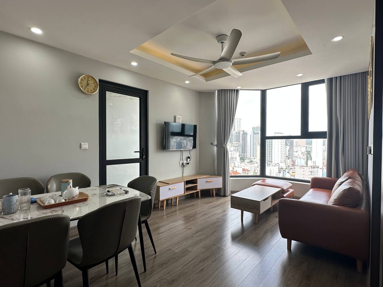 Фото 2: Сдается квартира с 2 спальнями в центре Нячанга, в здании HUD…