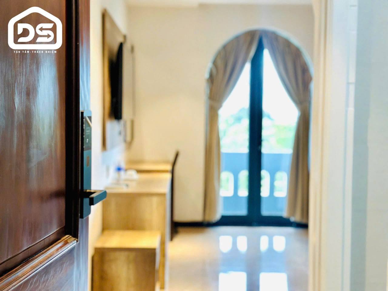 Фото 3: Сдается однокомнатная квартира в элитном поселке An Viên, 45 м², с тремя балконами и…