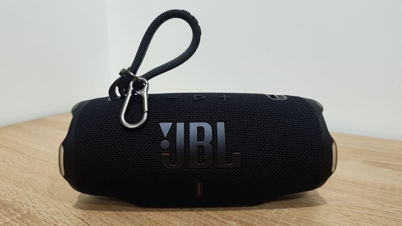 Продаётся оригинальная JBL Charge 6 в идеальном состоянии