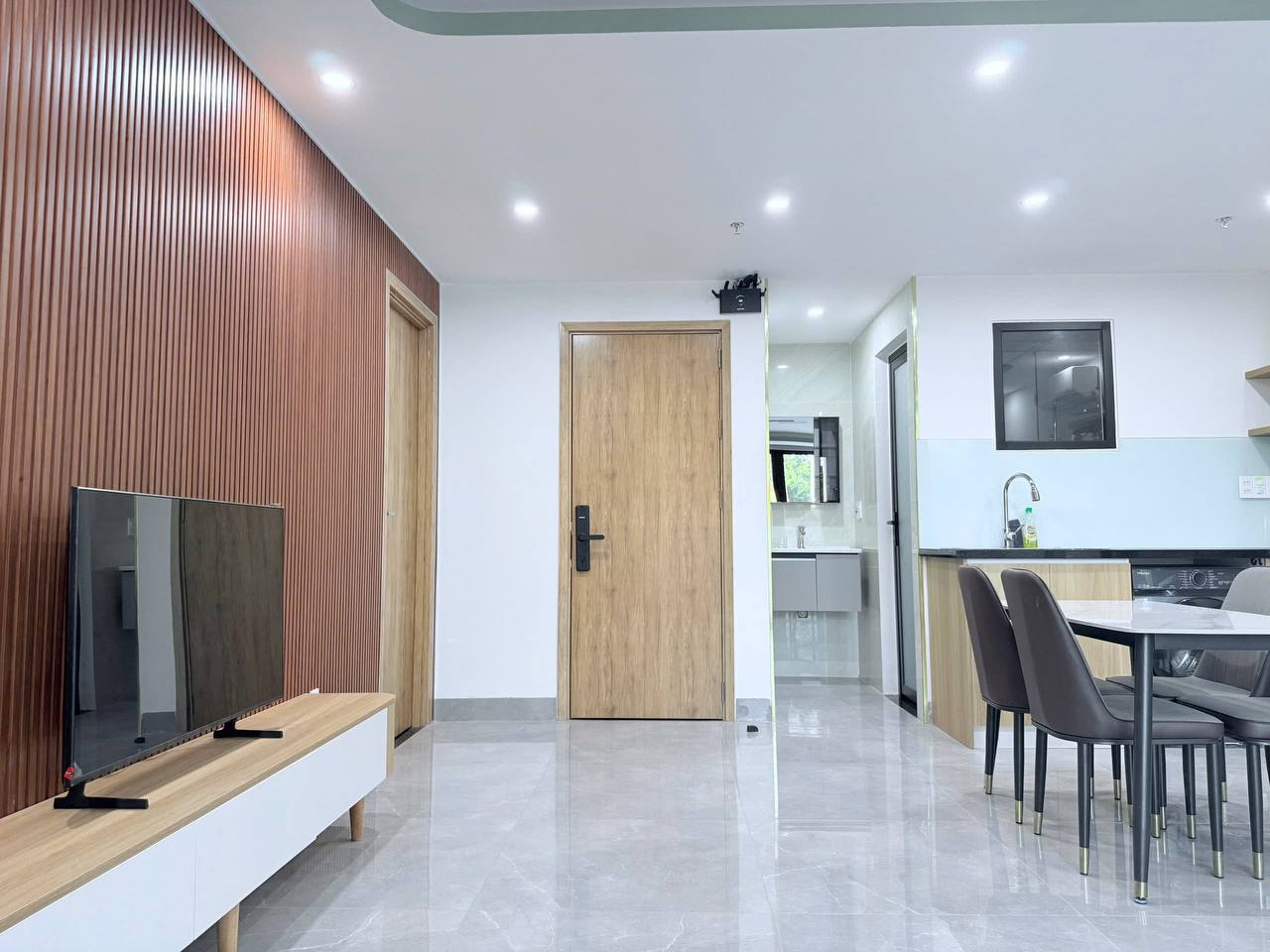Сдаётся квартира с двумя спальнями на улице Châu Thị Vĩnh Tế, район Mỹ An.