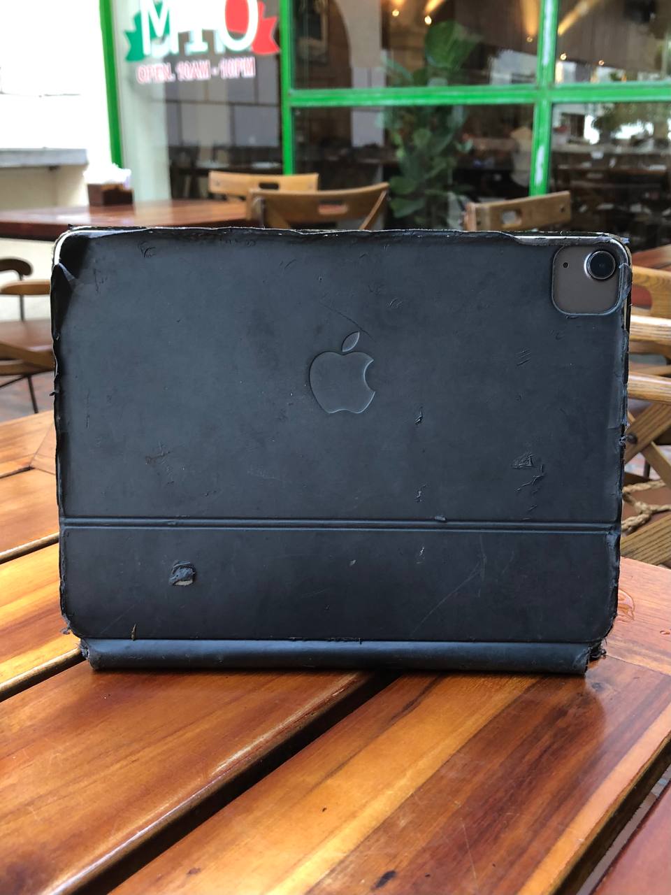 Фото 3: Продаётся iPad Air 5 с оригинальной клавиатурой Apple