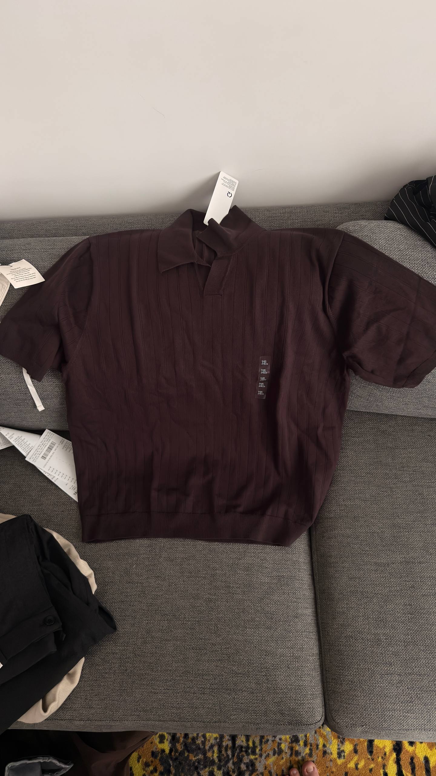 Фото 2: Продаются две новые поло Uniqlo, размер XL, по 450 000 VND каждая