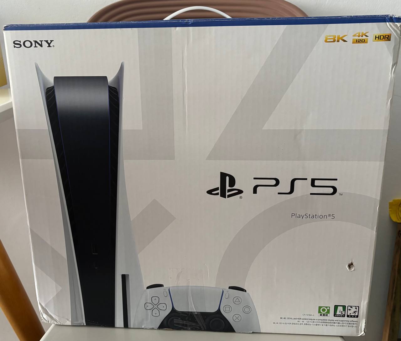 Продаётся оригинальная Sony PlayStation 5 в комплекте с геймпадом, про