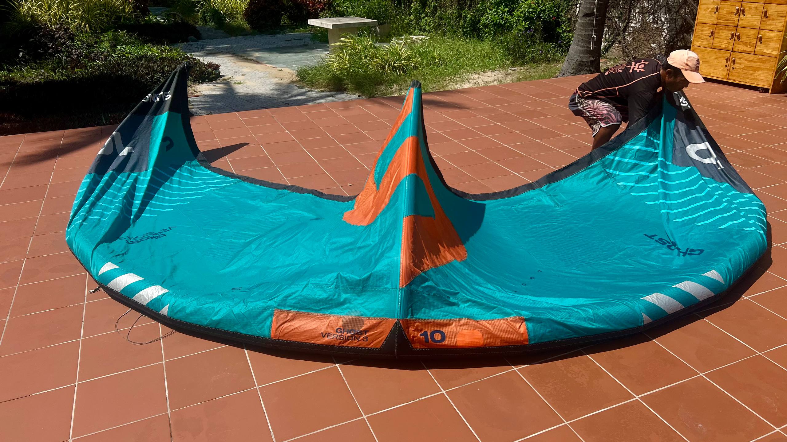 Продаются кайты Slingshot: модели Ghost v3 10 м (700 и 650 $), Z 11 синий (330 $), Z 11…