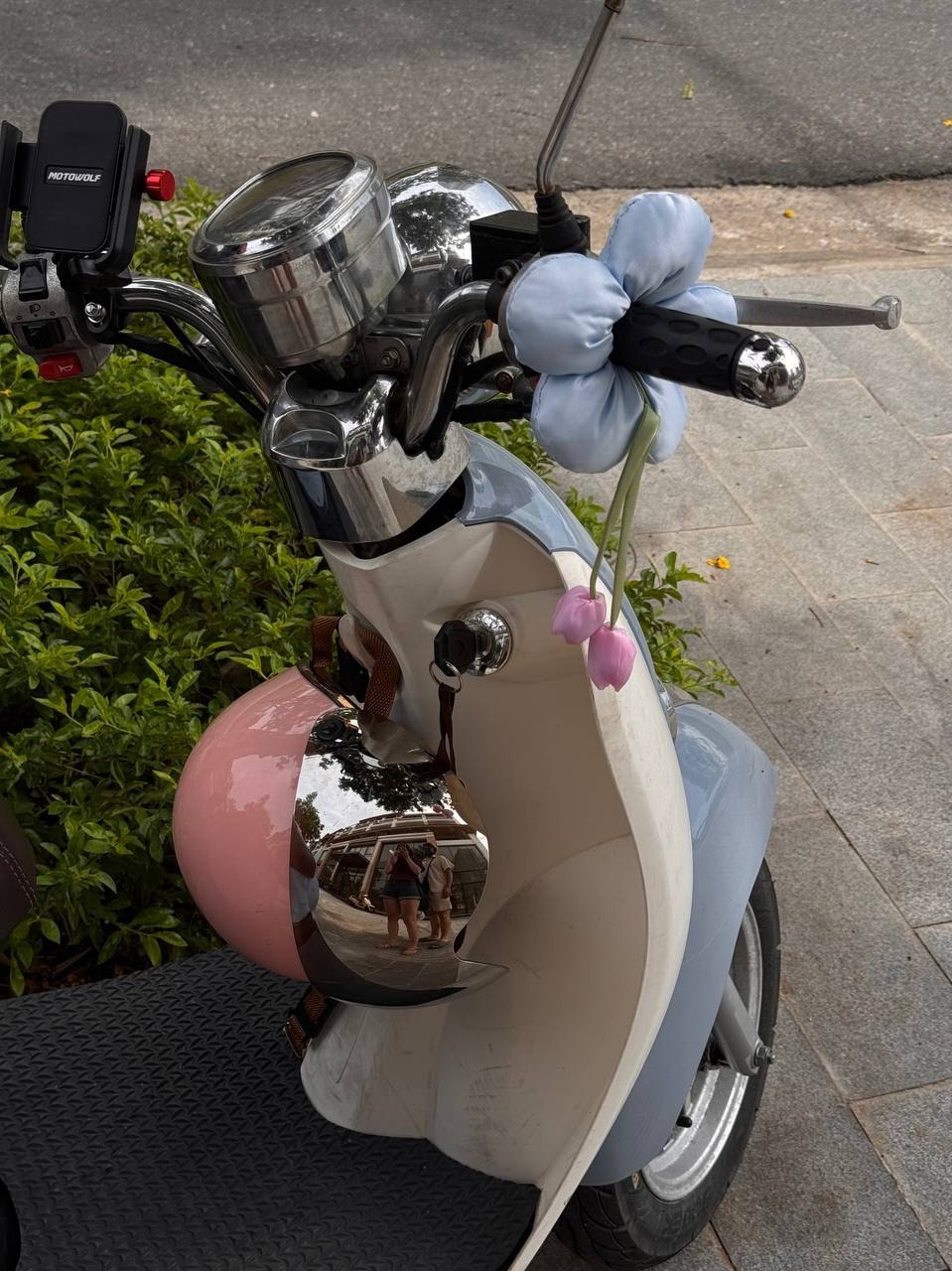 Срочно продаю два скутера 50cc в Дананге, права не нужны