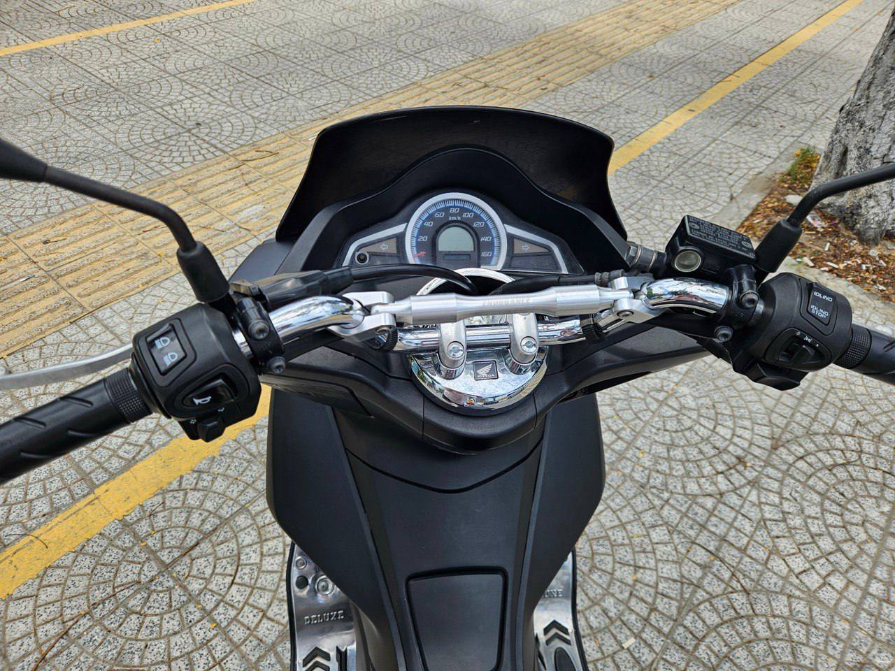 Фото 2: Продаётся Honda PCX125 в отличном состоянии, цена 32 млн донгов
