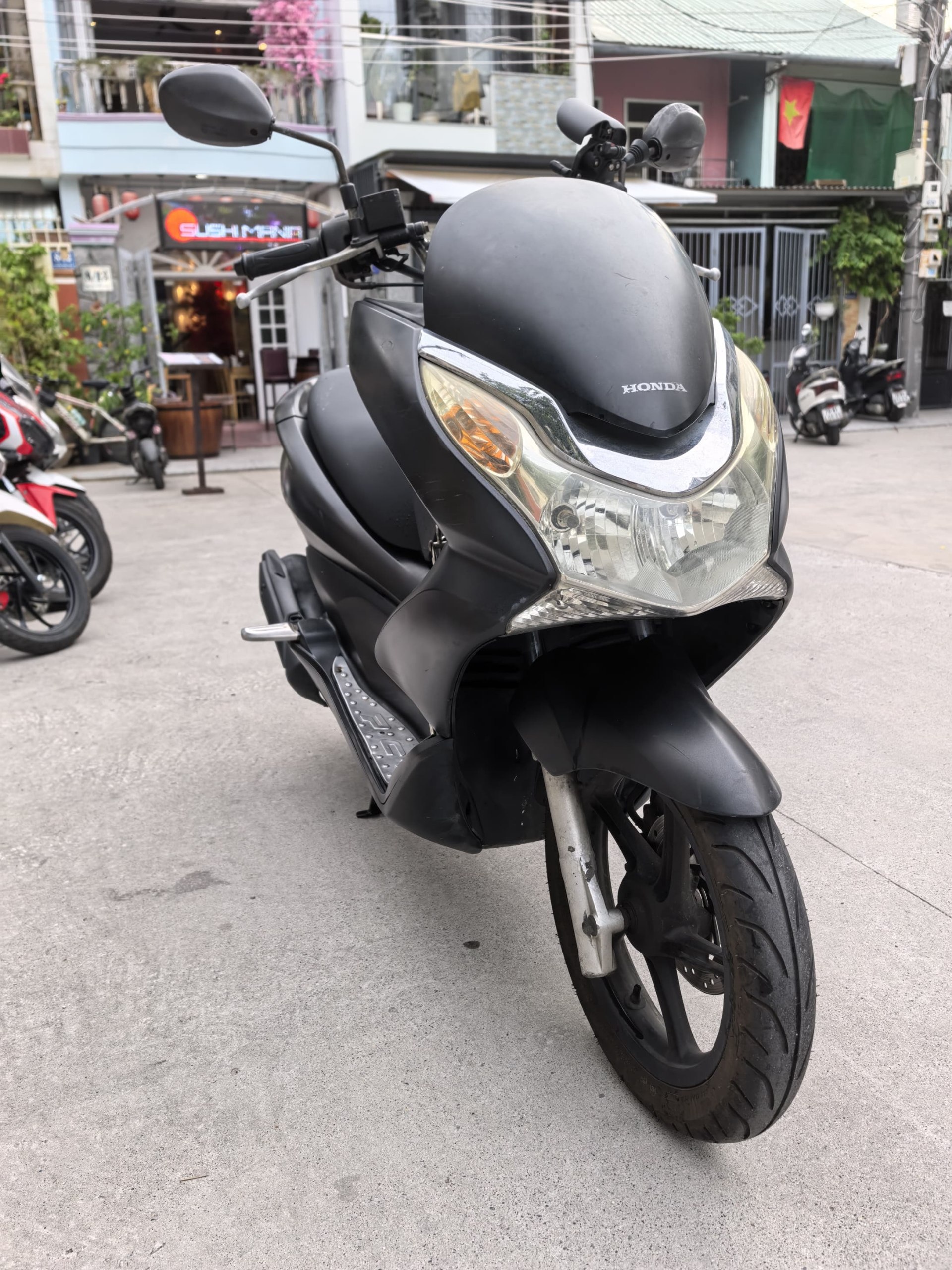 Продаётся скутер Honda PCX v1 125 куб