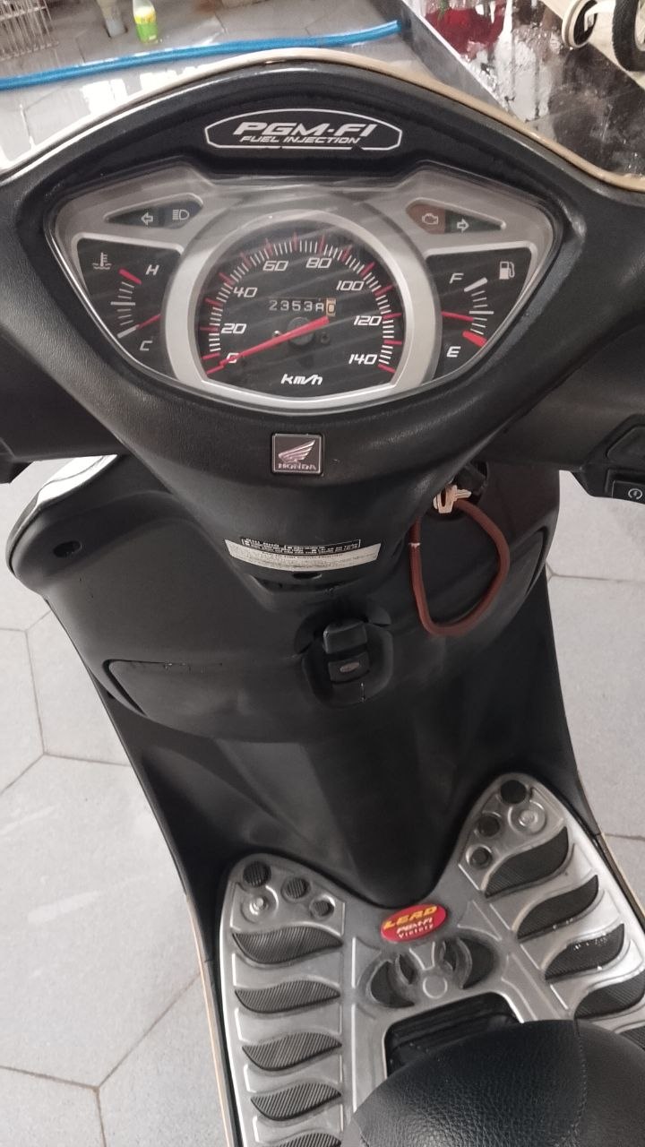 Фото 3: Продаётся скутер Honda Lead 2012 года, 110 куб