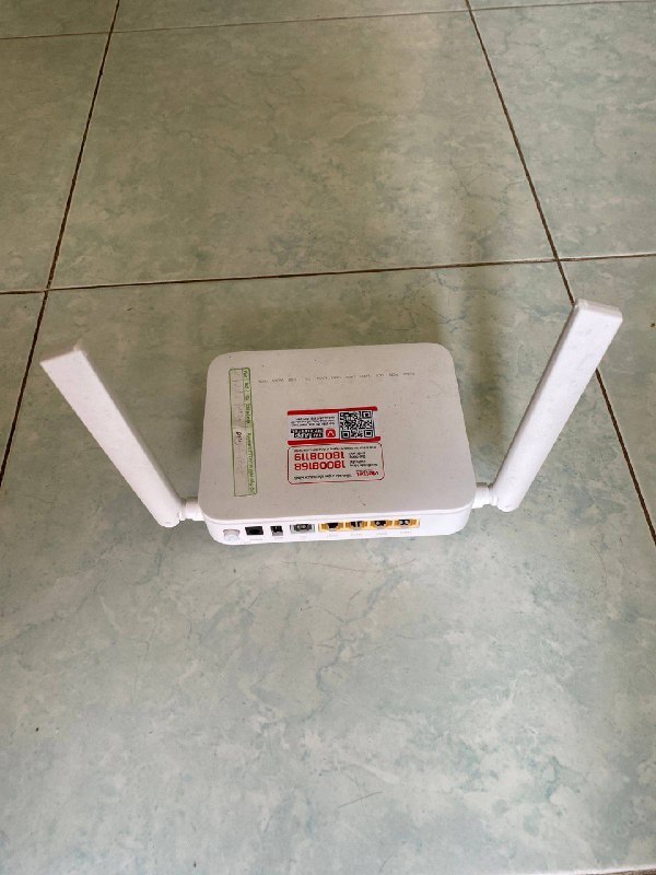 Фото 2: Продаётся рабочий роутер Viettel/Huawei HG8145V5 в полном комплекте с блоком питания.