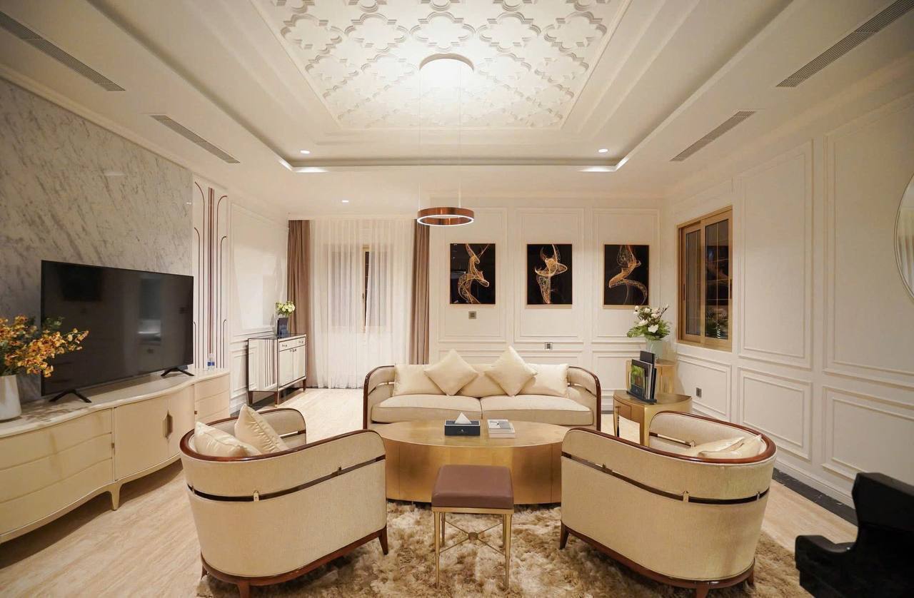 Фото 2: Сдаётся вилла 3 этажа, 5 спален, 5 санузлов, площадь 300 м²