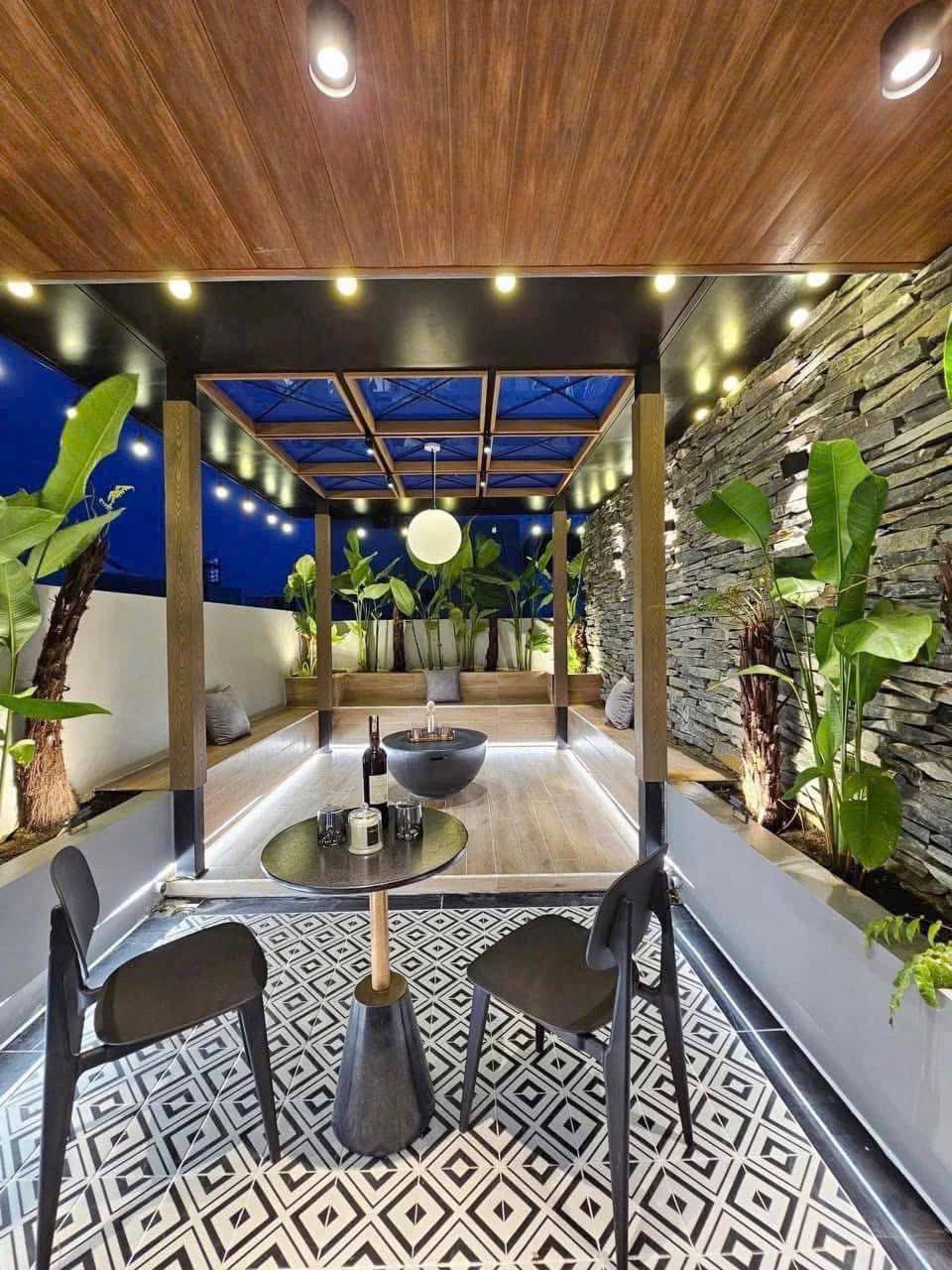 Дом 3 этажа, 3 спальни, 4 санузла, площадь 75 м²