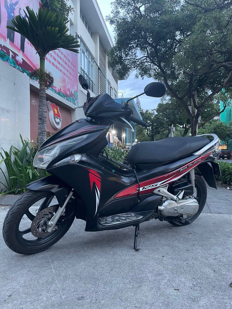 Фото 3: Продаётся Honda Air Blade 2012 в хорошем состоянии, документы в порядке.