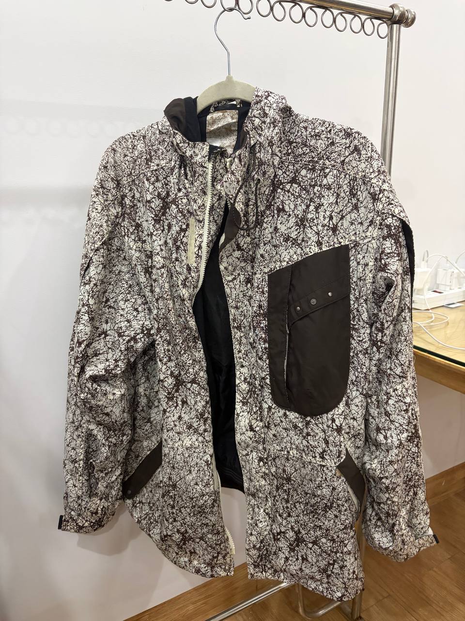 Фото 3: Продаются различные вещи: сумка Nike 37л, книги, куртка, подставка…